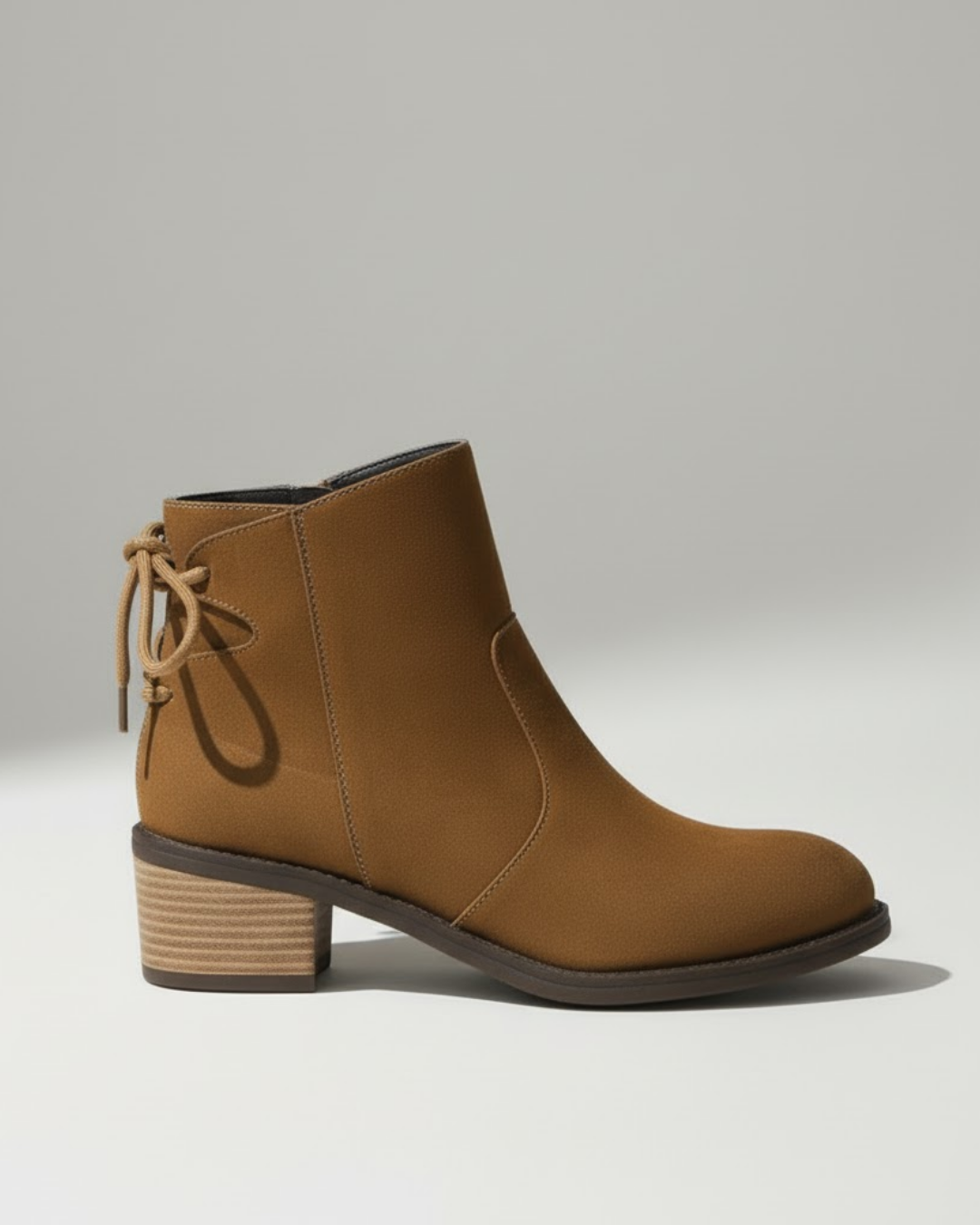 Joana | Botas Clássicas de Cano Curto com Salto Largo